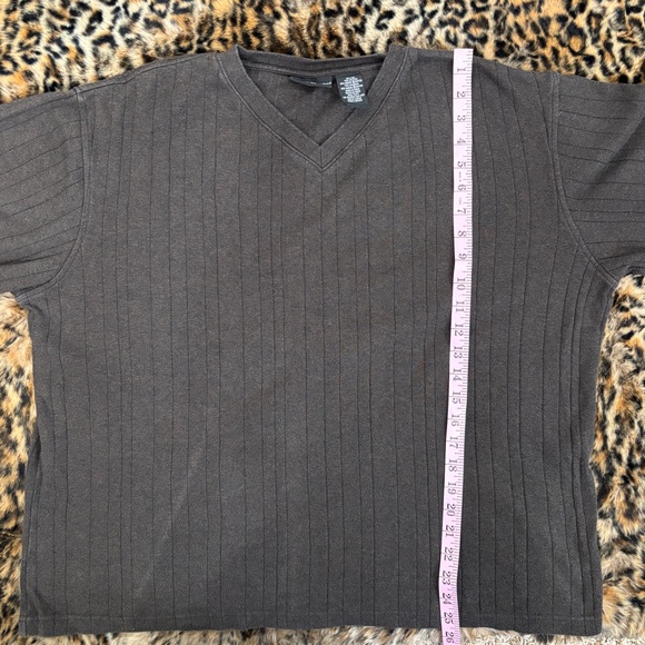 Croft & Barrow Men's V-Neck Dark Brown Sweater - Picture 7 of 7